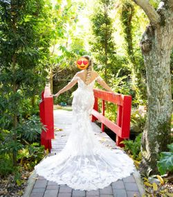Wedding Dress w/ Veil- Small