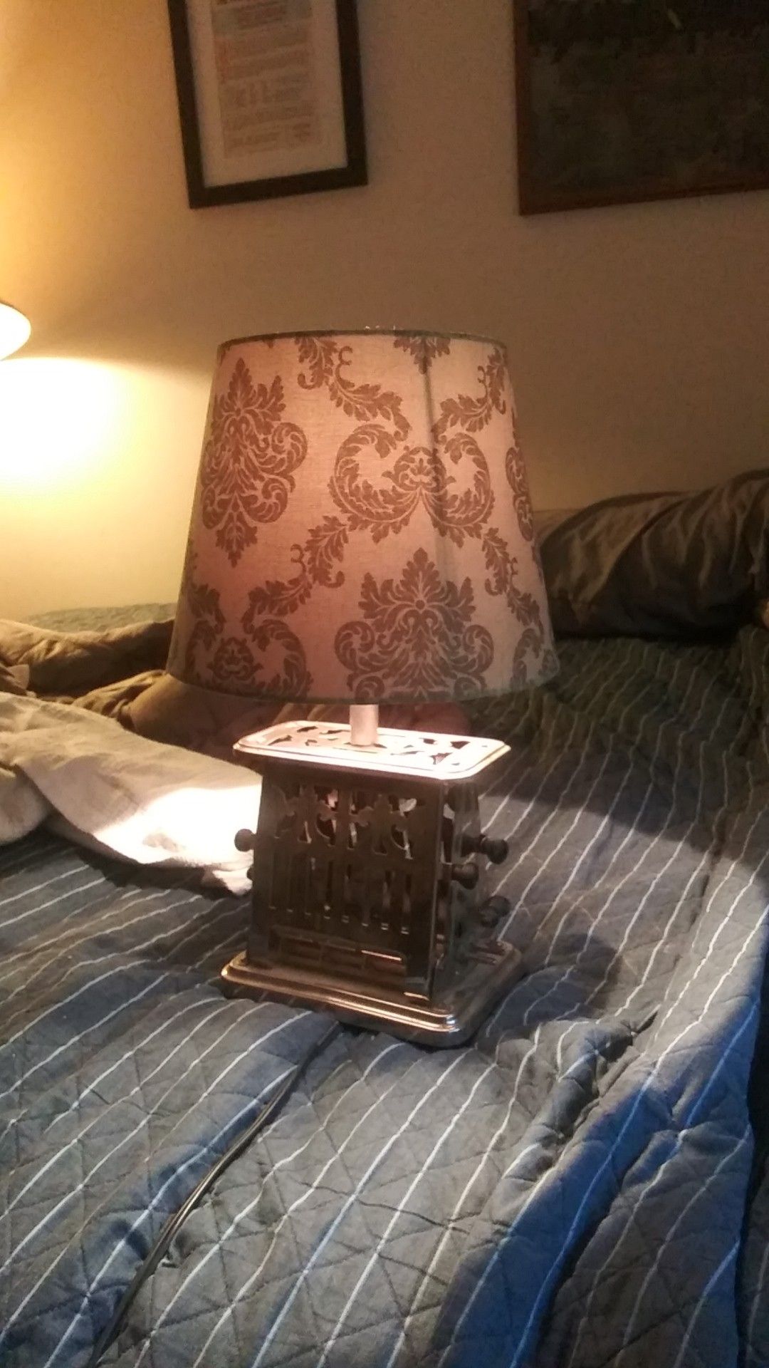 Antique toaster lamp