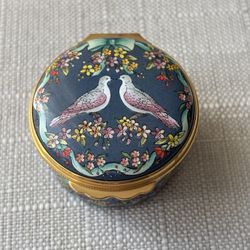 Halcyon Days enamel trinket box featuring two doves.