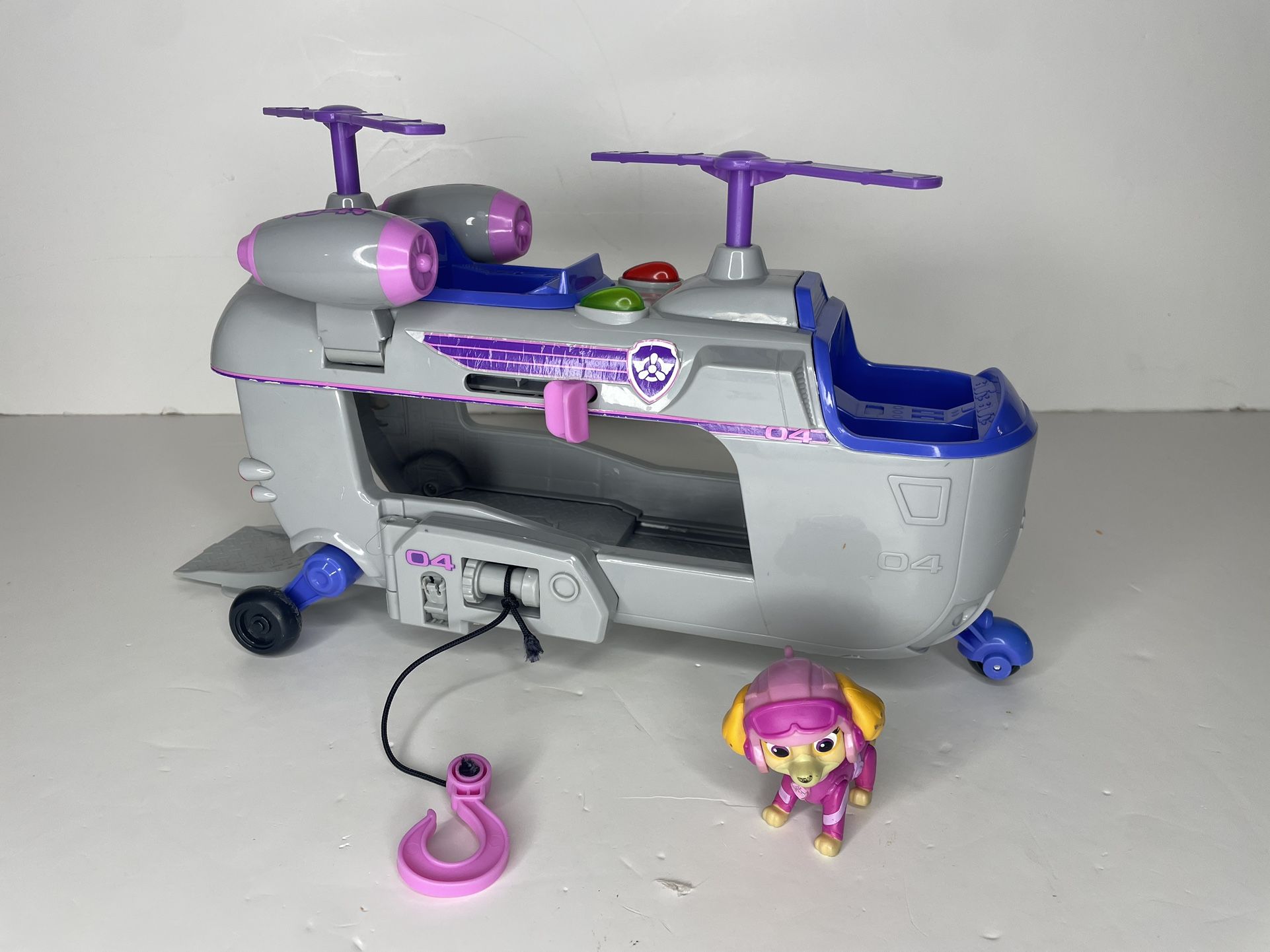 Paw patrol Skye’s ultimate helicopter with figure