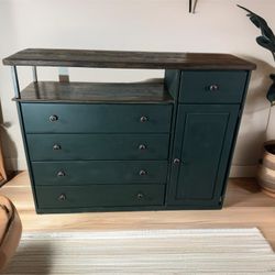 Dresser/Entry Table