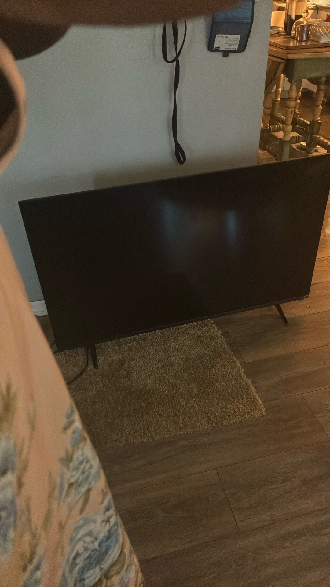 Tv4sale Asap 100$ Brand New Just Don’t Have Space For It 