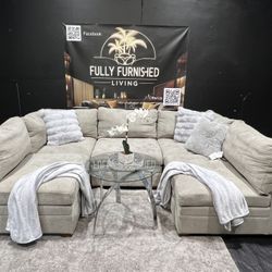 Sectional/couch/sofa, Thomasville, light grey, 70x108x70, modular, pickup Tampa, delivery available 