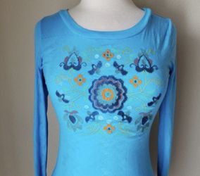 NWOT WOMENS “FREE PEOPLE” TURQUOISE LONG SLEEVE KNIT FLORAL TOP