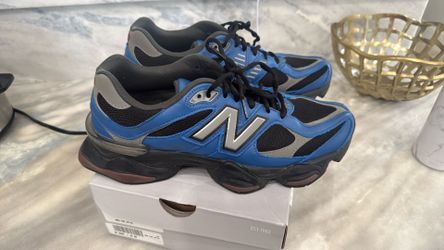 New balance men shoes size 9.5 blue and black
