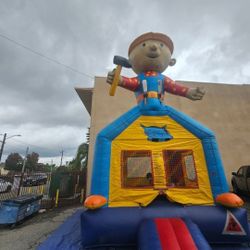 Pre-owned Bouncy House