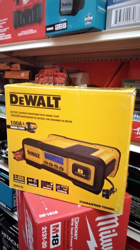 DEWALT BATTERY CHARGER/ MAINTAINER WITH ENGINE START 100A ENGINE START