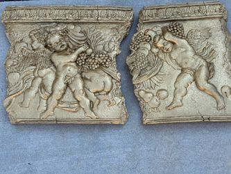 Neoclassical style wall decor