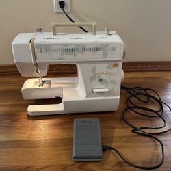 Huskystar E20 by Husqvarna Viking Sewing Machine 