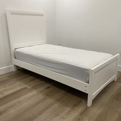 Cama Personal + Colchon (Twin Bed + Mattress)