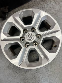 One (1) single Toyota 4Runner 17" OEM rim Wheel no tire Tacoma tundra