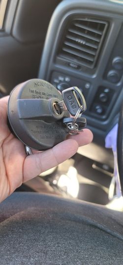 Chevy Sliverado Gas Cap    (99-07)