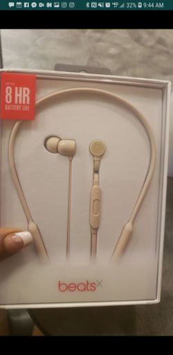 Beats by Dre wireless headset w/changeable buds