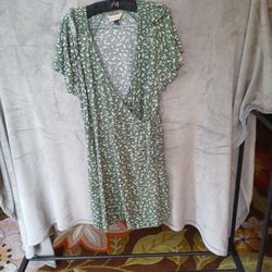 Green 💚 Floral Dress Ladies XL Target Brand Spring