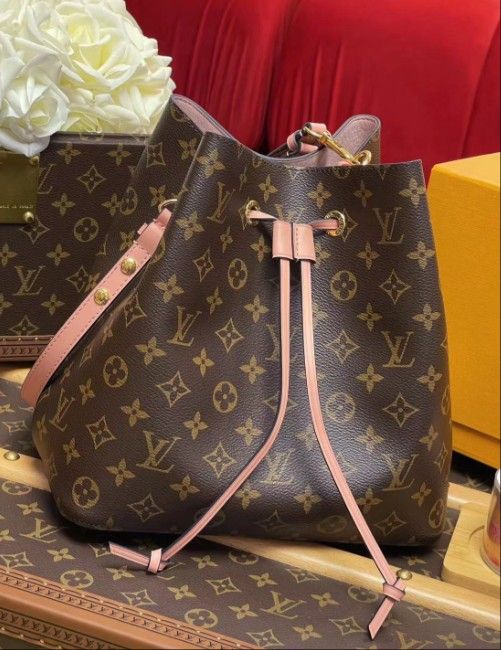 Hand-held crossbody shopping bag
