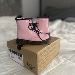 Toddler Pink Dr martens. Size 7 