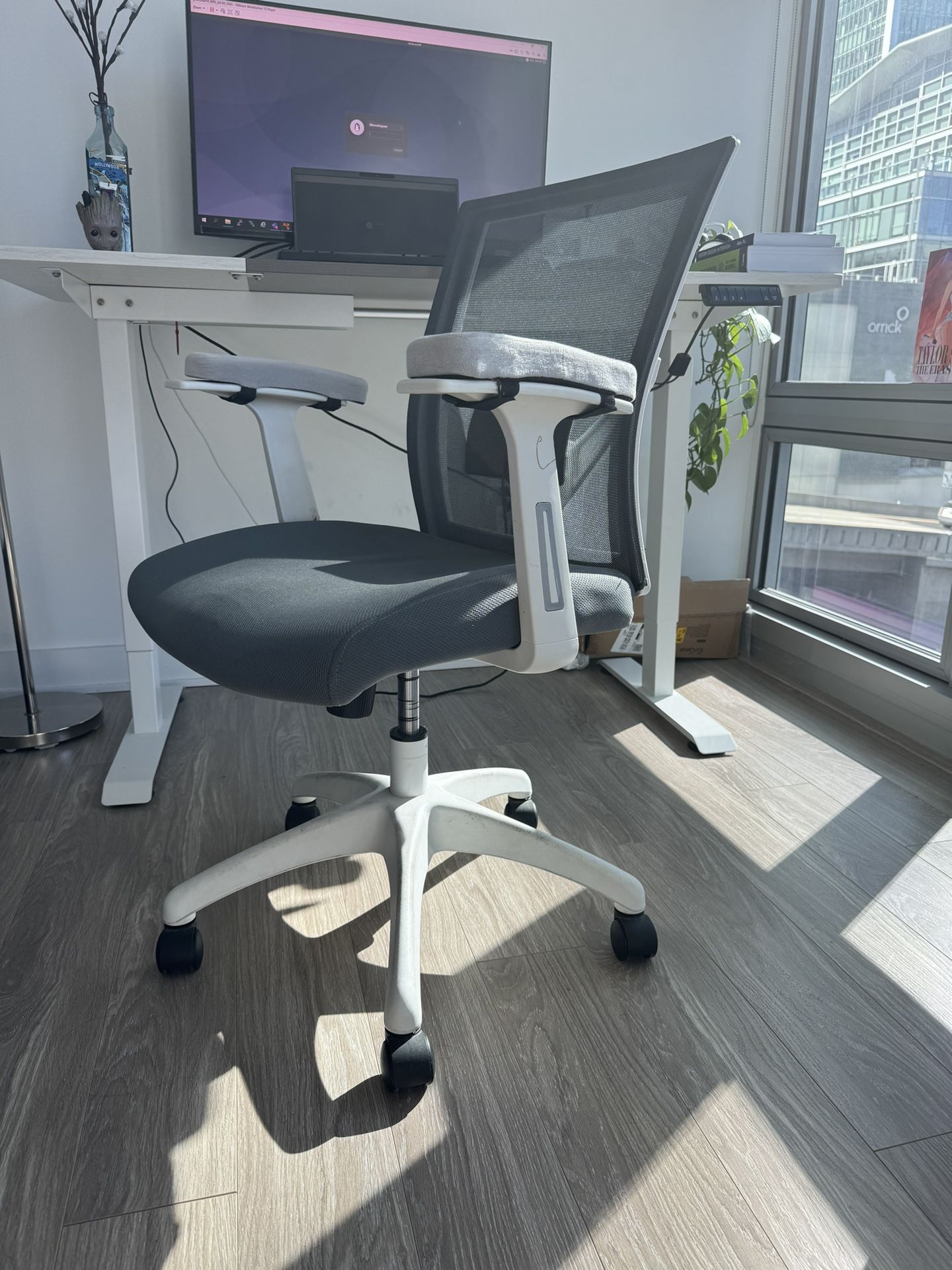Office Chair With Cushioned Arm Rest