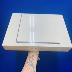 MacBook Air 13in With M2 Chip 256gb 
