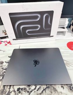 MacBook M4 pro (24GB Memory, 512GB storage