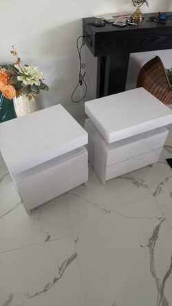 White Nightstands with Drawers – Set of 2