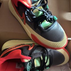 Nike Kyrie 8 Go - Size 6y     $35