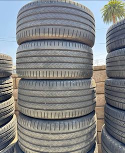 285 40 20 Goodyear tires Con 80% de Vida Las 4