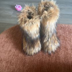 Furry Boots 
