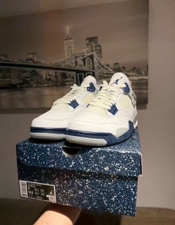 Jordan 4 midnight navy’s size 11