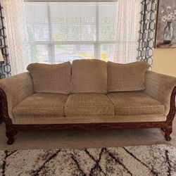 Bassett SOFA Traditional-Style