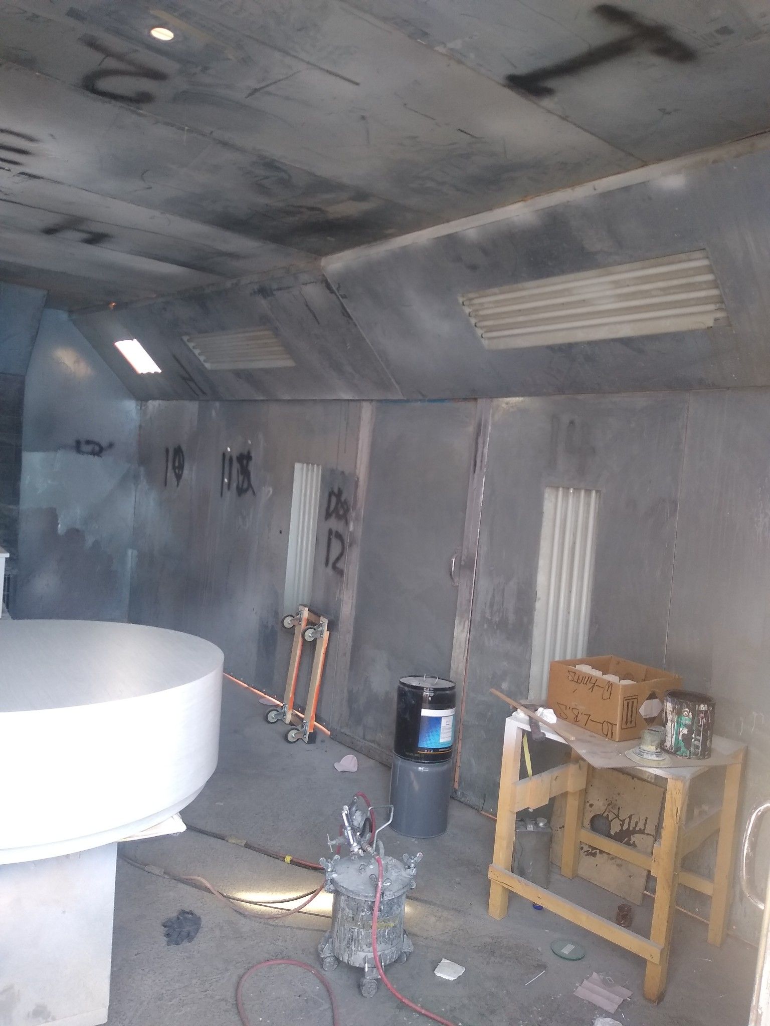 Spray booth