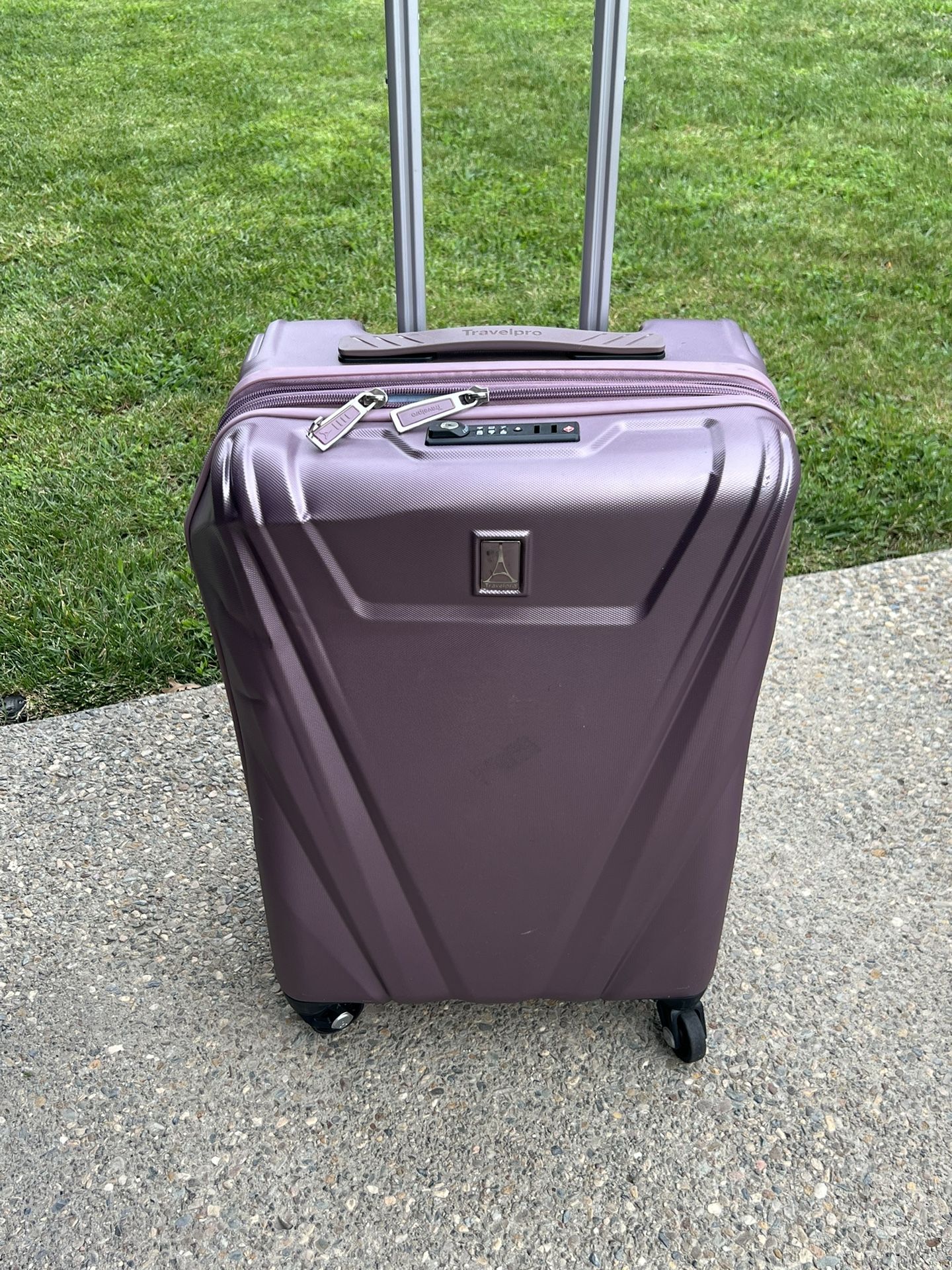 Travelpro Maxlite 5 Hardside Spinner Wheel Luggage (Imperial Purple