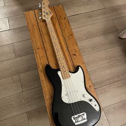 4 String Bass Fender Squier Bronco
