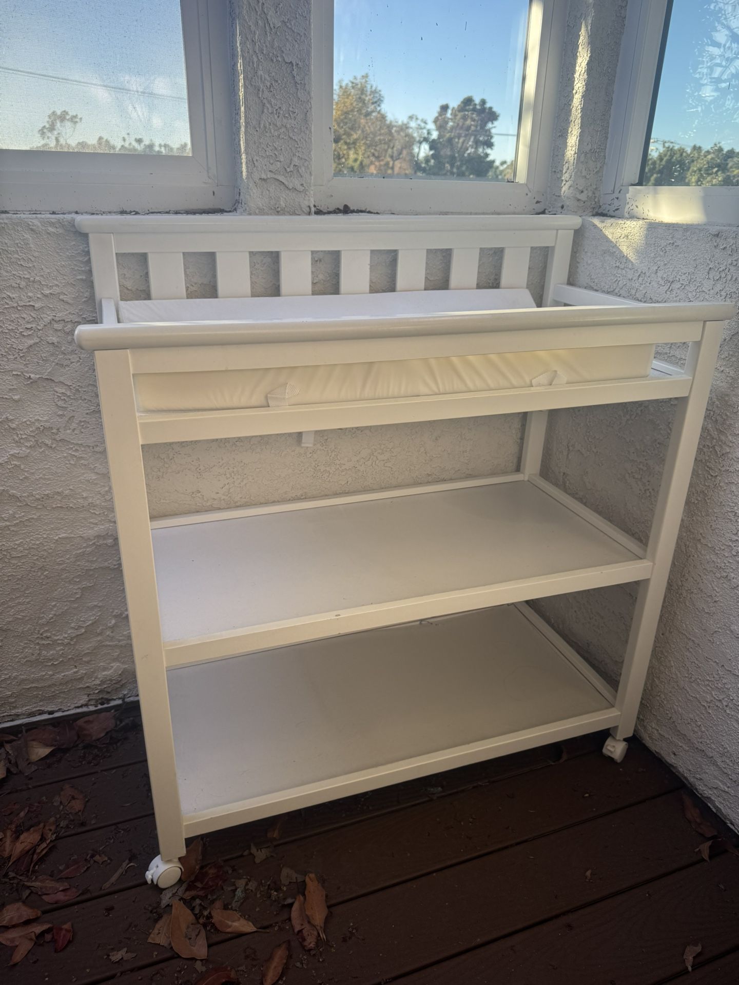 baby changing table 