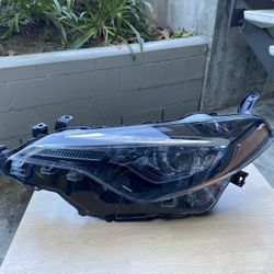 2017- 2019 Toyota Corolla LE Headlight Left Side 