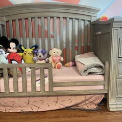 Sorelle Crib , Mattress, Toddler , And Full Rail In Taupe