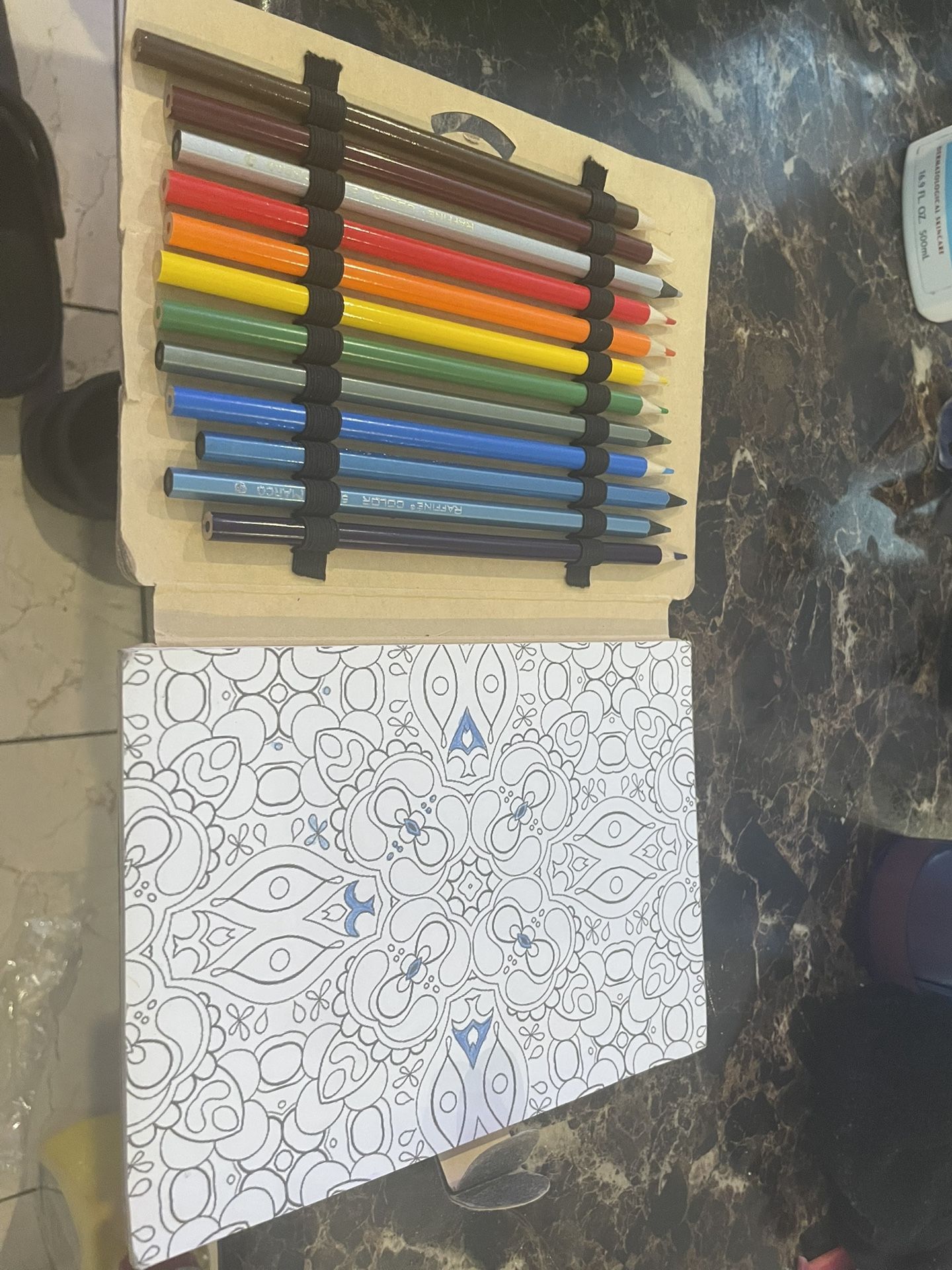 Raffine color pencils new.