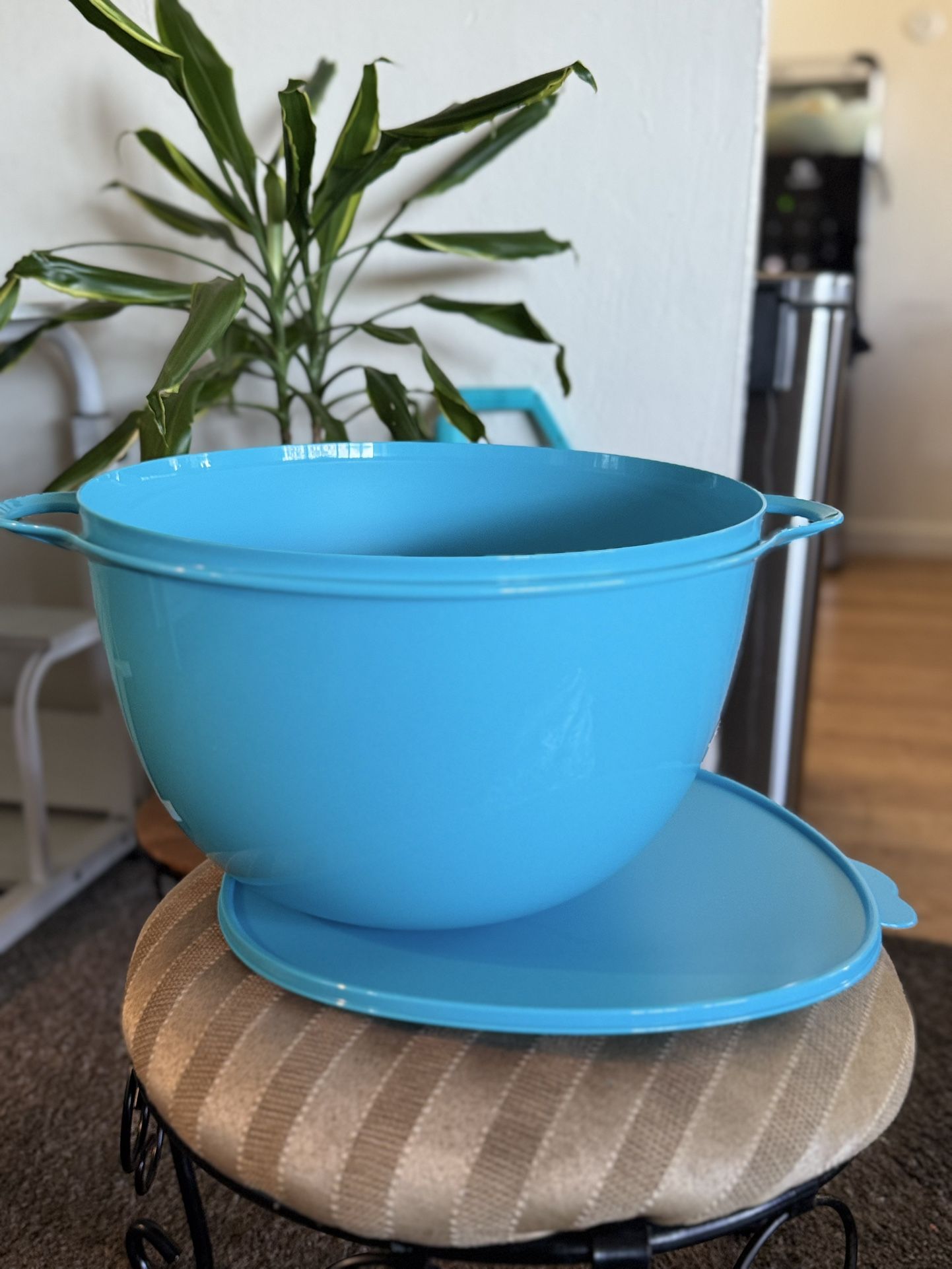 Tupperware 14L Mixing Bowl