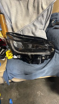 2022 2024 Lincoln Corsair passenger headlight,
