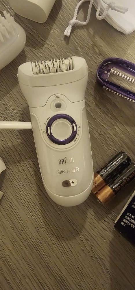 Braun Epilator Silk-epil 9 9-579, Facial Hair Removal for Women, Facial Cleansing Brush, Womens Shaver, Wet & Dry, Cordless and 7 extras