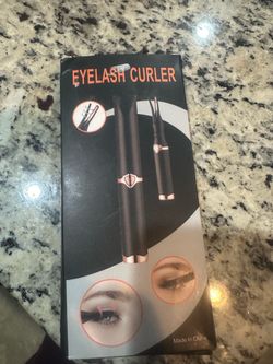 Eyelash curler