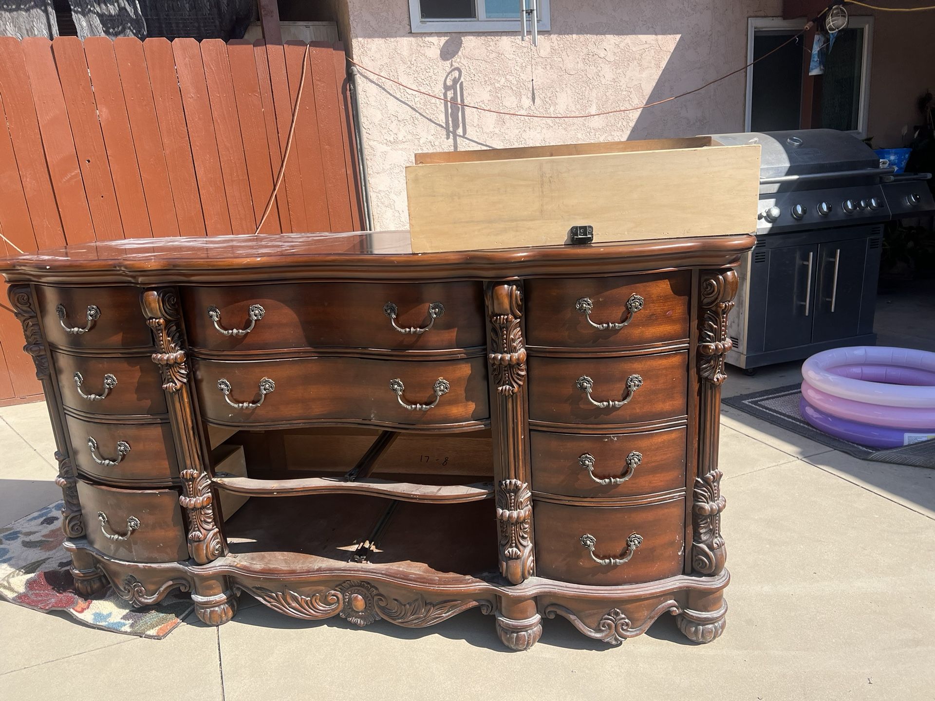 Room Dresser