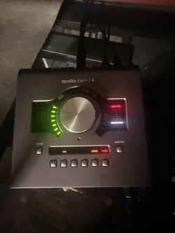 Apollo twin x with box