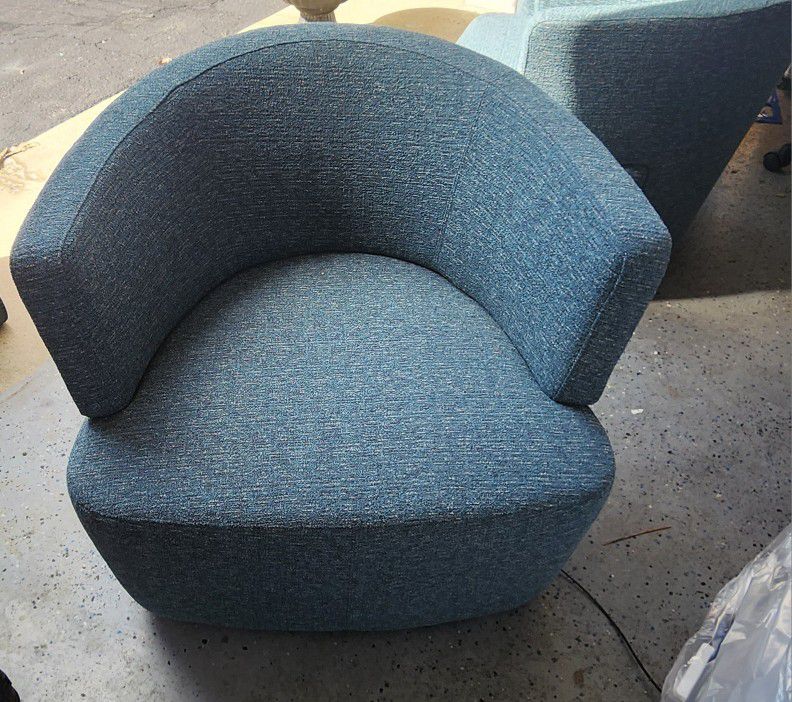 Blue Swivle Chair 4 In Stock $100 Each