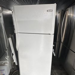 White Frigidaire Apt Size Fridge We Deliver And Install👨🏻‍🔧🚚