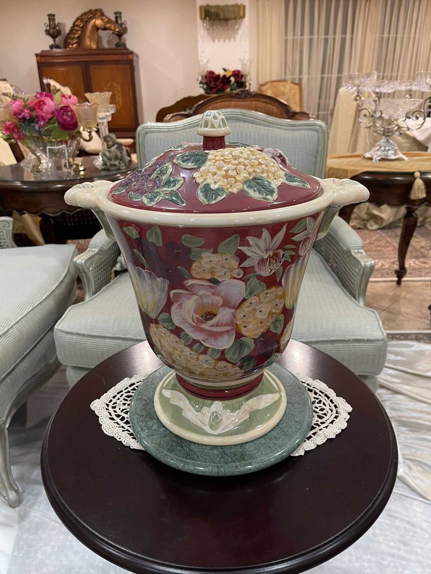 Beautiful Certified International Floral Handpainted Tapestry Biscuit Barrel/Canister🌷