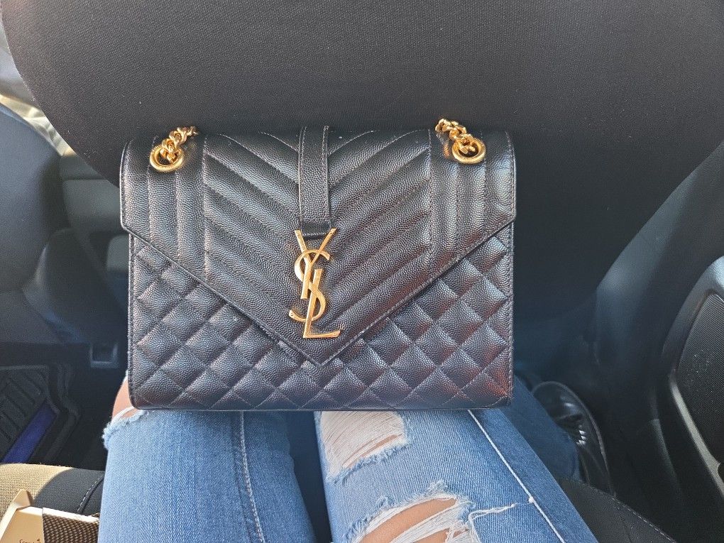 Saint Laurent Medium Envelope shoulder bag in black 