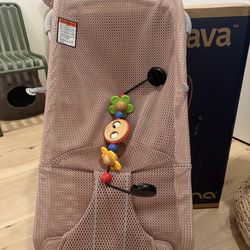 Babybjorn bouncer +toy bar