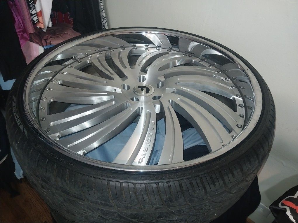 26 Inc Forgiatos With Steering Wheel