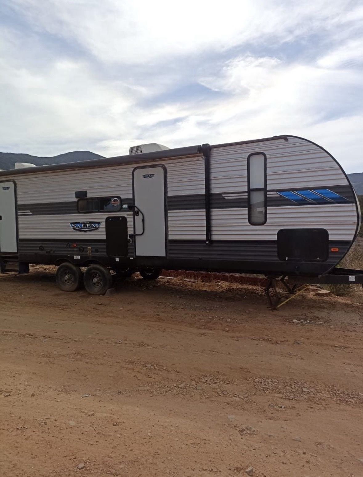 2021 FOREST RIVER SALEM – 27 FT