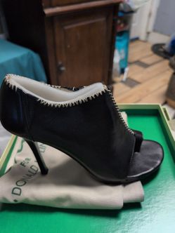 Size 10 Black Lisa for Donald Puner